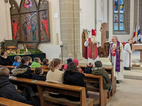 Der Heilige Nikolaus besuchte St. Crescentius